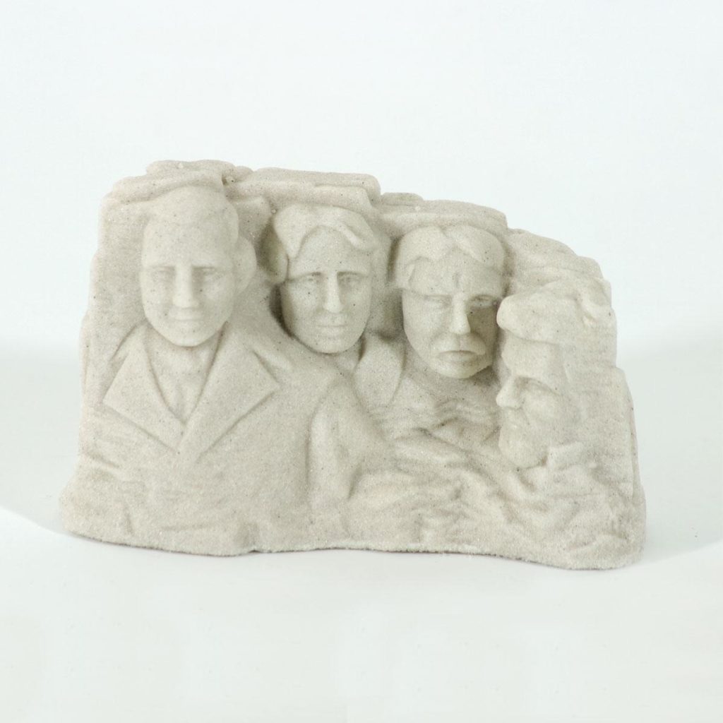 MOUNT RUSHMORE MEDIUM SOUTH DAKOTA MADE SAND CASTING