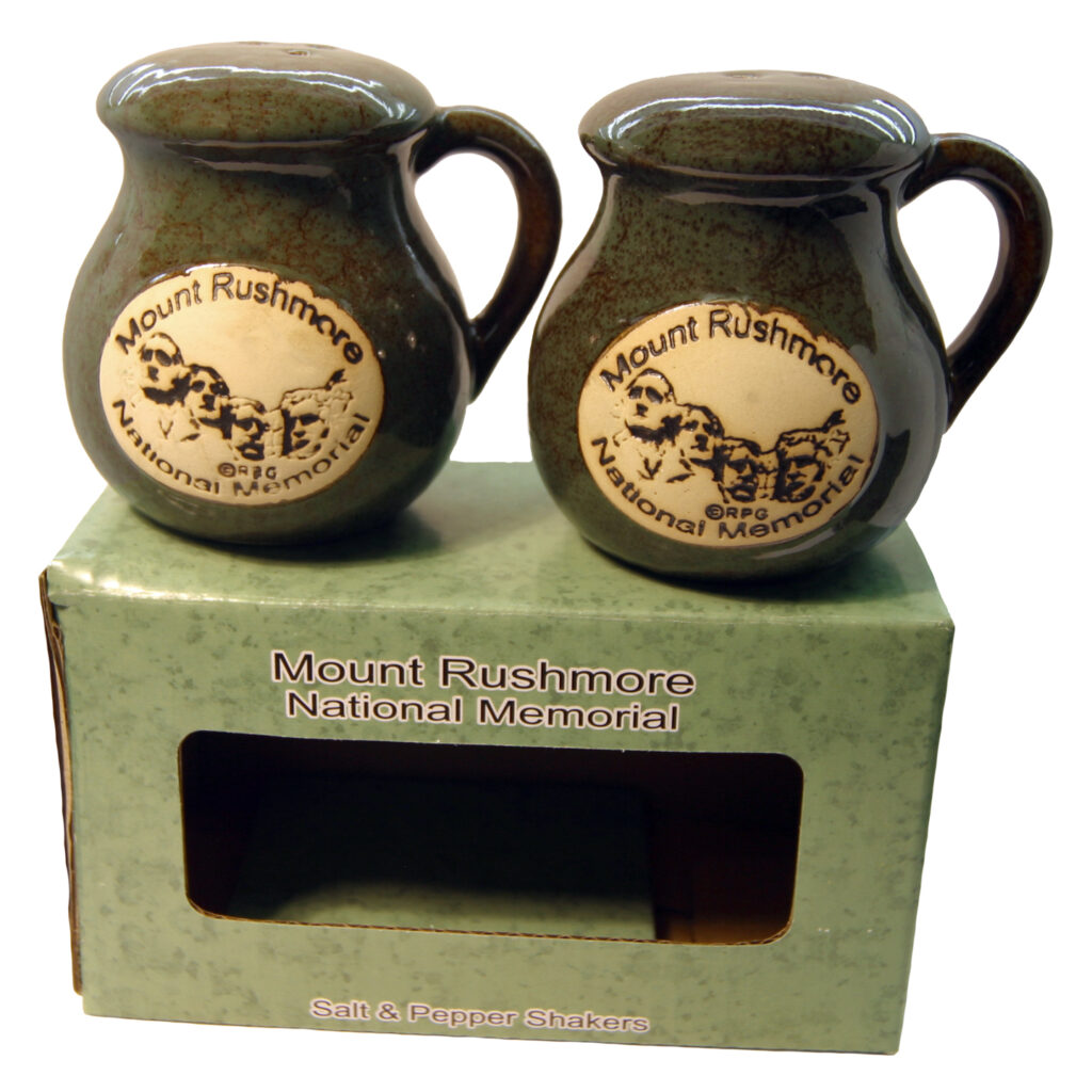 MOUNT RUSHMORE SALT/PEPPER SHAKERS