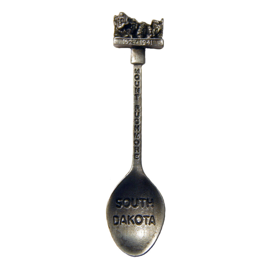 MOUNT RUSHMORE PEWTER MODEL TOP SPOON