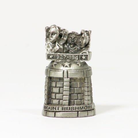 MOUNT RUSHMORE PEWTER MODEL TOP THIMBLE